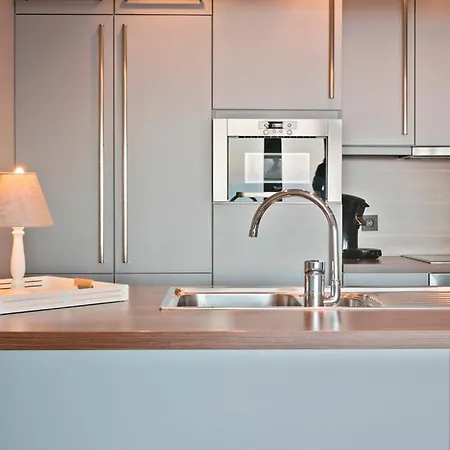 Montezuma Luxe Met Frontaal Zeezicht Zonder Aparte Slaapkamer * Остенде