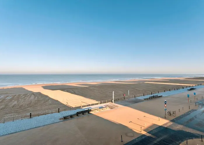 Appartement Montezuma Luxe Met Frontaal Zeezicht Zonder Aparte Slaapkamer Oostende